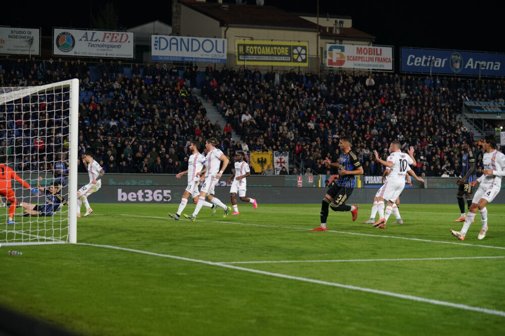 Calcio, il Pisa stende la Cremonese nell’anticipo dell’undicesima giornata di Serie A