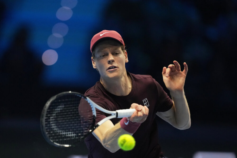 Jannik Sinner onesto: “È stata dura fino al 6 5, poi Auger Aliassime ha avuto un problema fisico”