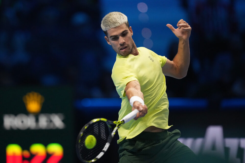 Alcaraz ipoteca il n.1: a Jannik Sinner resta un’ultima speranza