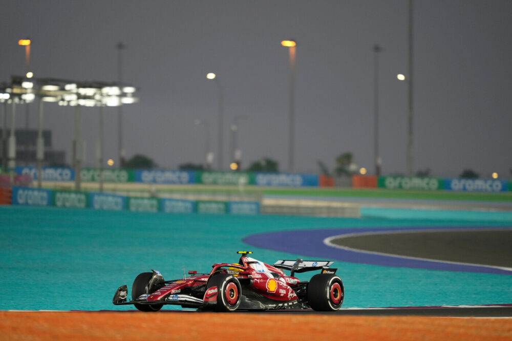 F1, risultati e classifica FP1 GP Qatar 2025: McLaren davanti a tutti, Verstappen 6°. Ferrari in 8a e 12ma piazza