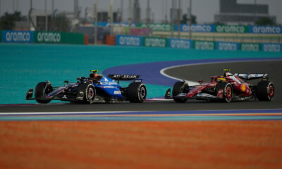 Carlos Sainz e Lewis Hamilton
