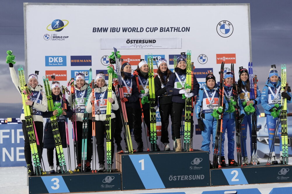 Podio staffetta femminile Oestersund