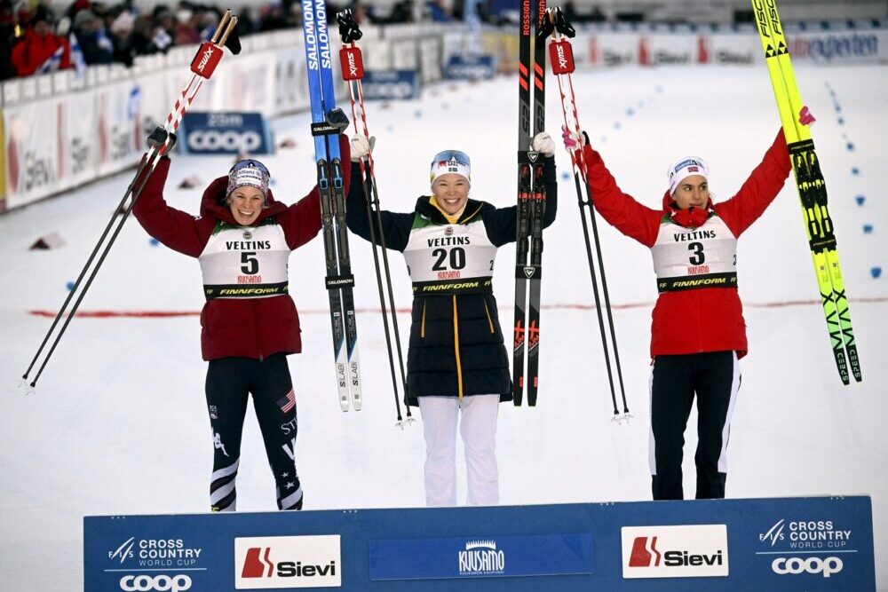 Podio 20 km tl mass start femminile Ruka 2025
