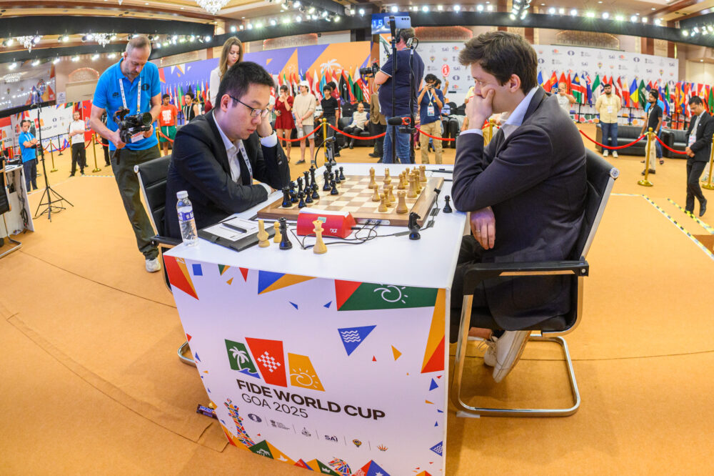 Scacchi, World Cup 2025: le semifinali andranno agli spareggi