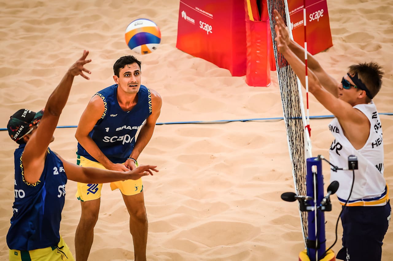 Mondiale di beach volley: cadono i campioni olimpici svedesi. Equilibrio nel maschile, routine nel femminile Mondiale di beach volley: cadono i campioni olimpici svedesi. Equilibrio nel maschile, routine nel femminile