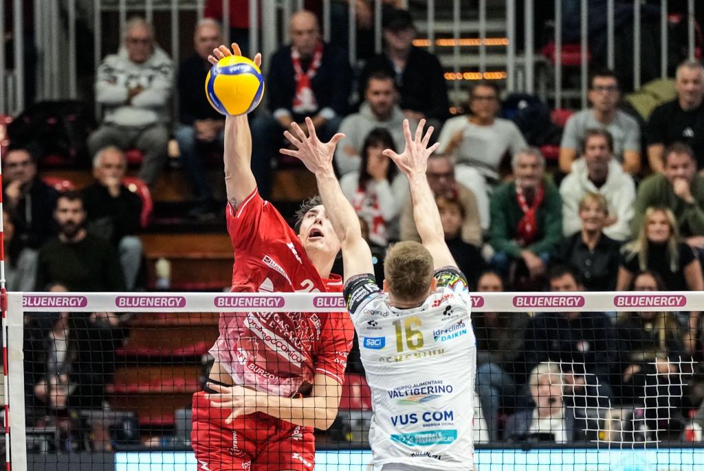 Dove vedere in tv la Superlega di volley 2026 oggi: orari partite 16 novembre, canali, streaming Dove vedere in tv la Superlega di volley 2026 oggi: orari partite 16 novembre, canali, streaming