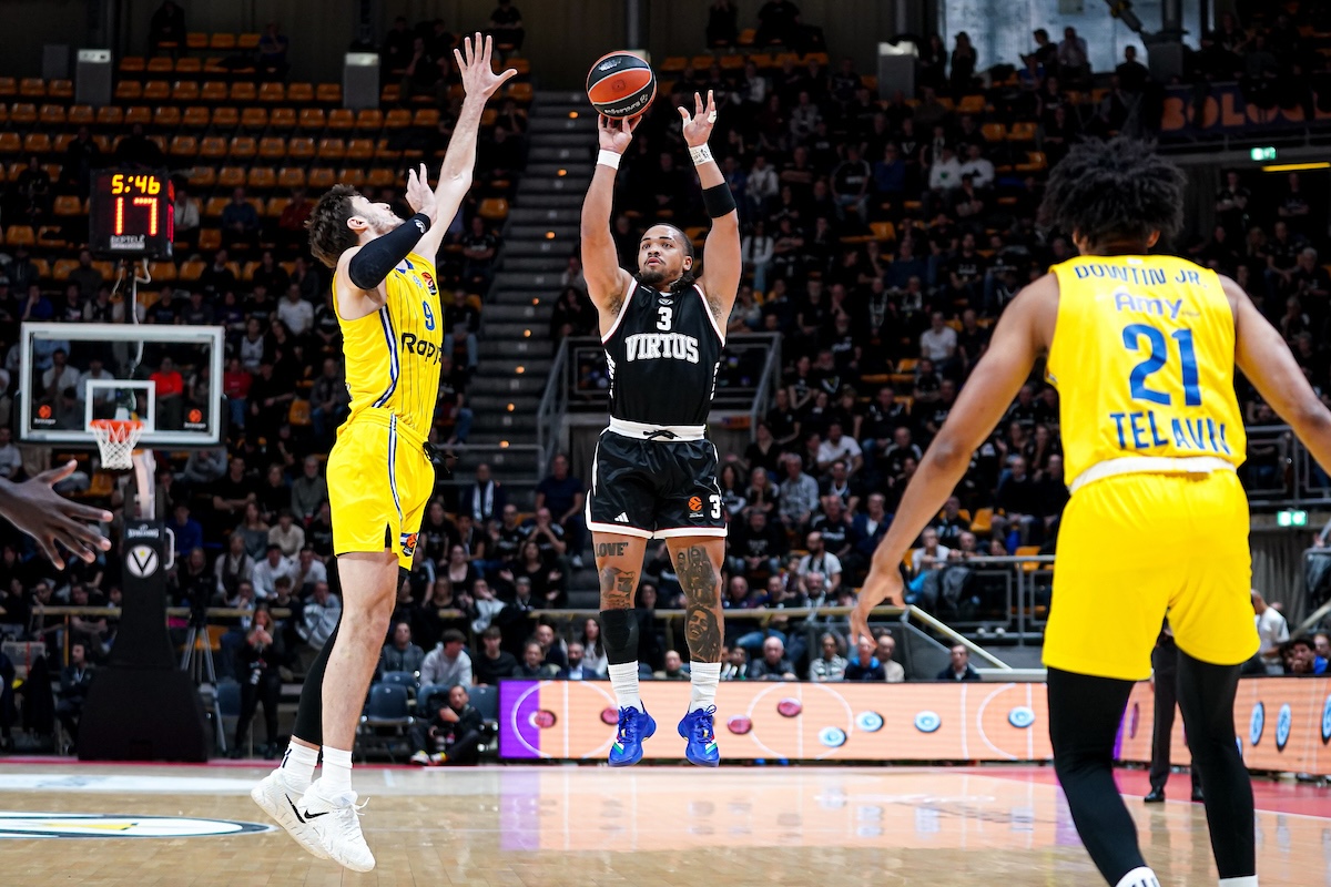 Basket, Eurolega: Edwards fa volare Bologna contro il Maccabi Basket, Eurolega: Edwards fa volare Bologna contro il Maccabi