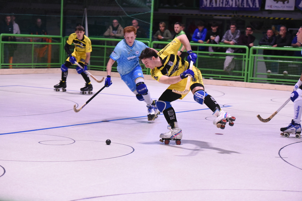 Hockey pista: Bassano e un “Pazzo Follonica” sorridono nei postici della settima di A1 Hockey pista: Bassano e un “Pazzo Follonica” sorridono nei postici della settima di A1