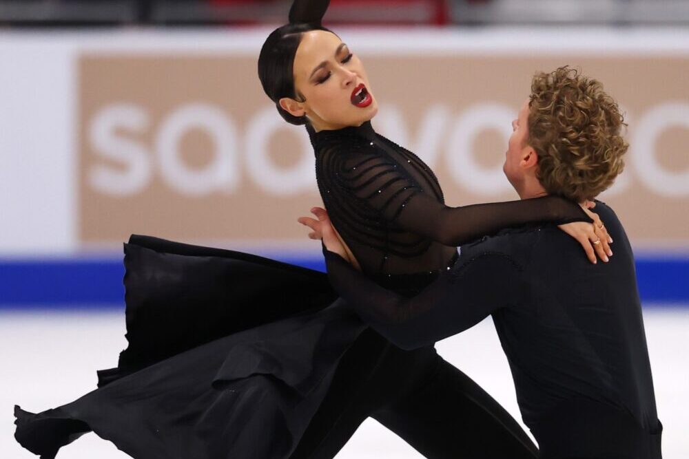 Pattinaggio di figura: Chock Bates trionfano in scioltezza a Skate America e staccano il pass per le Finals Pattinaggio di figura: Chock Bates trionfano in scioltezza a Skate America e staccano il pass per le Finals