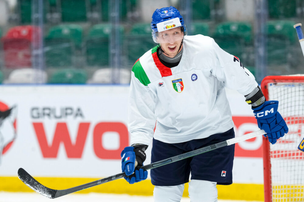 Hockey ghiaccio, Diego Kostner: “Eccitante pensare alle Olimpiadi in casa. Vogliamo misurarci contro i giocatori NHL” Hockey ghiaccio, Diego Kostner: “Eccitante pensare alle Olimpiadi in casa. Vogliamo misurarci contro i giocatori NHL”