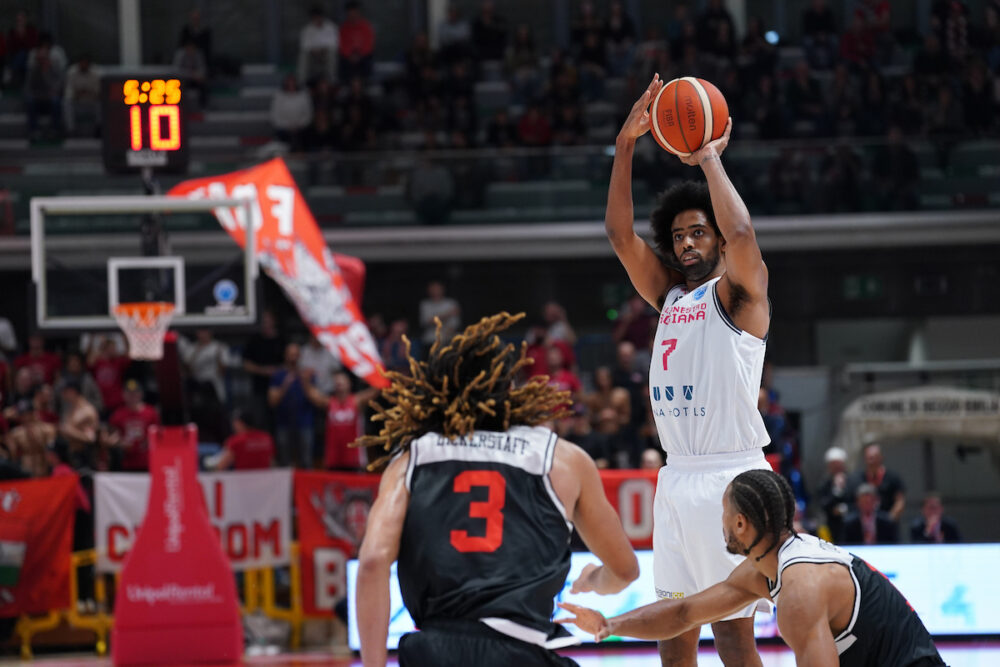 Basket, l’Unahotels Reggio Emilia cede in rimonta al BC Bashkimi in FIBA Europe Cup Basket, l’Unahotels Reggio Emilia cede in rimonta al BC Bashkimi in FIBA Europe Cup