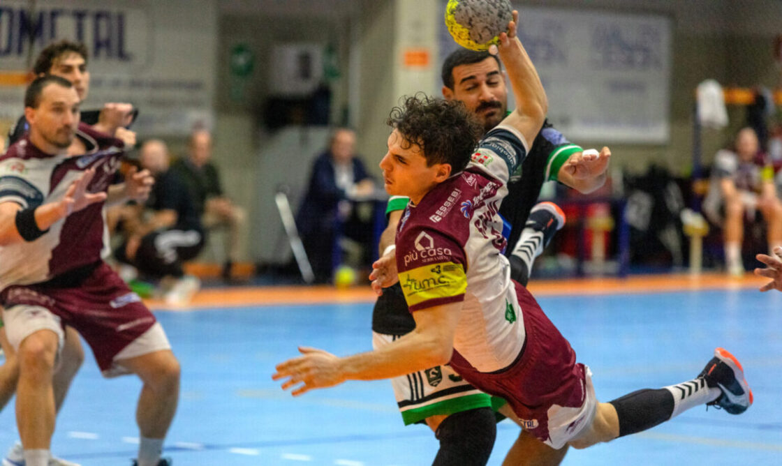 Pallamano: Cassano Magnano in testa da sola alla Serie A Gold
