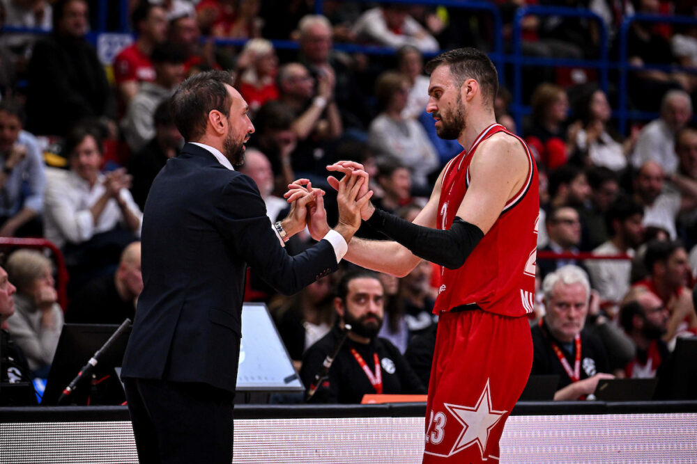 Basket, Giuseppe Poeta: “Una vittoria così contro l’Olympiacos riaccende l’entusiasmo a Milano”