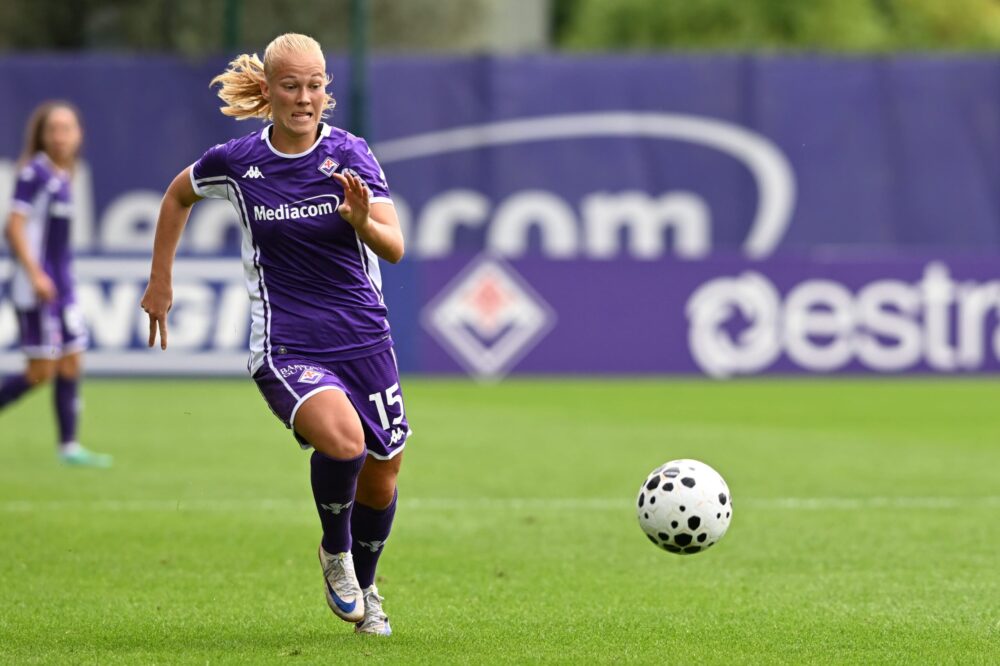 Calcio femminile, la Fiorentina strapazza la Roma nel venerdì di Serie A. Prima sconfitta per le giallorosse Calcio femminile, la Fiorentina strapazza la Roma nel venerdì di Serie A. Prima sconfitta per le giallorosse