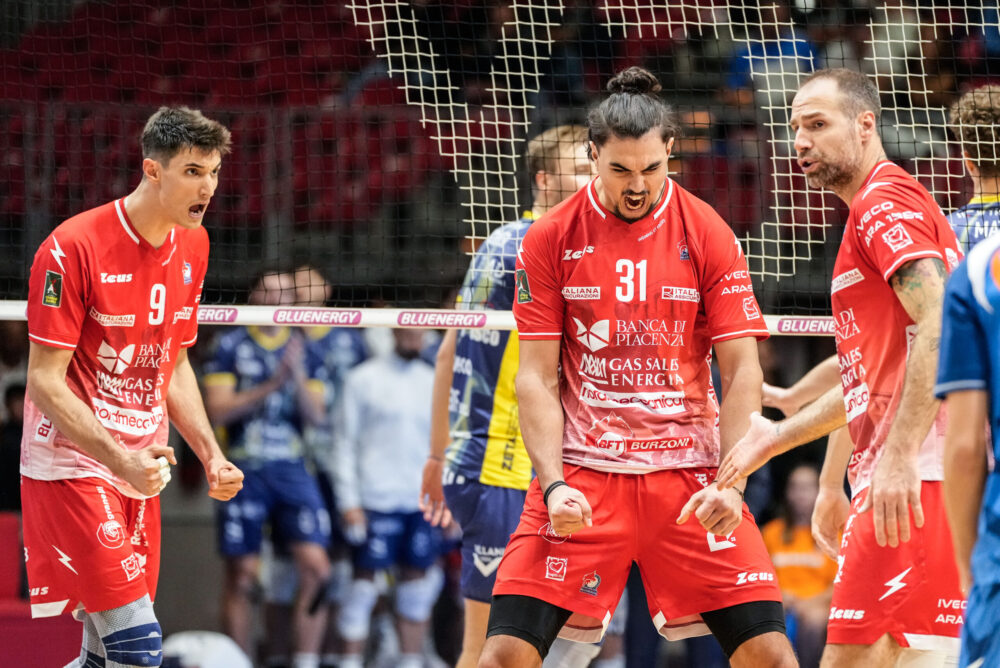 Volley, Piacenza ribalta Cuneo da 0 2 e si rilancia in Superlega. Decisivi i rinforzi dalla panchina Volley, Piacenza ribalta Cuneo da 0 2 e si rilancia in Superlega. Decisivi i rinforzi dalla panchina