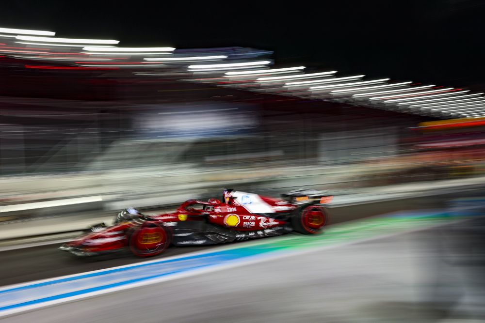 F1, risultati e classifica FP1 GP Las Vegas 2025: Leclerc precede Albon e le Red Bull. Indietro le McLaren