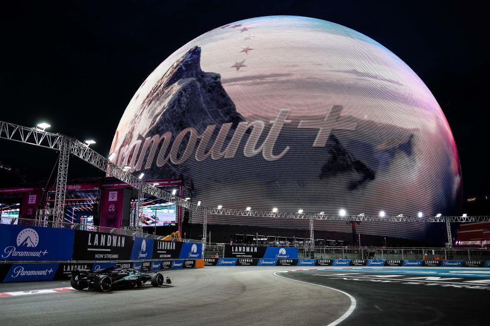 F1, risultati e classifica FP3 GP Las Vegas 2025: Russell svetta su Verstappen, 5° Hamilton davanti a Antonelli, Leclerc e McLaren chiudono il gruppo