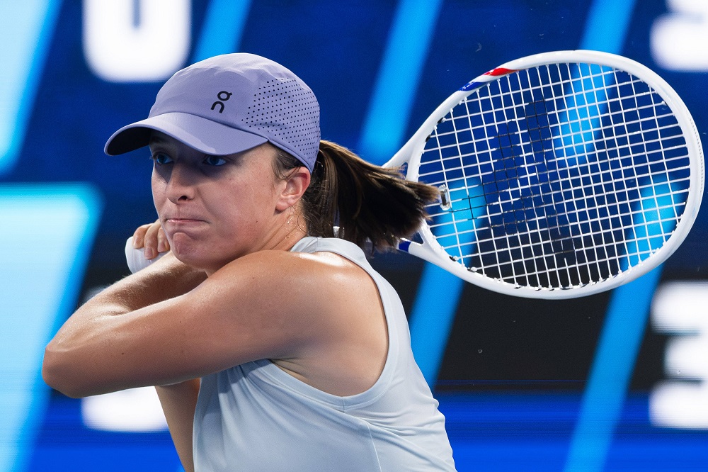 Iga Swiatek domina Madison Keys e comincia bene nelle WTA Finals a Riad