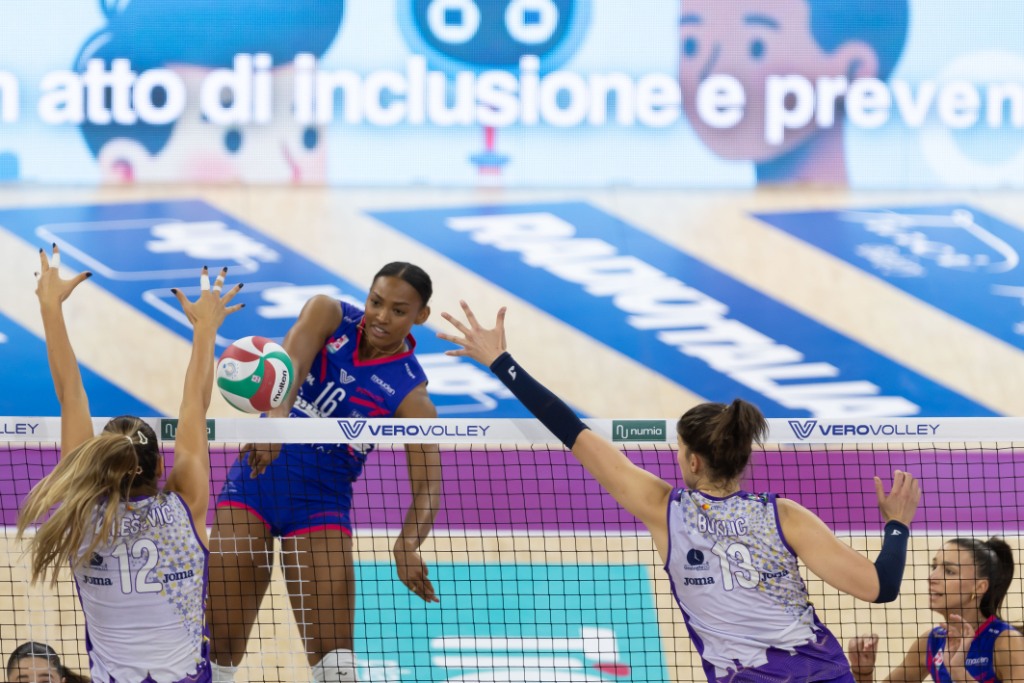 Le regine non sbagliano in A1 donne: Conegliano detta legge, Scandicci e Milano rispondono presente