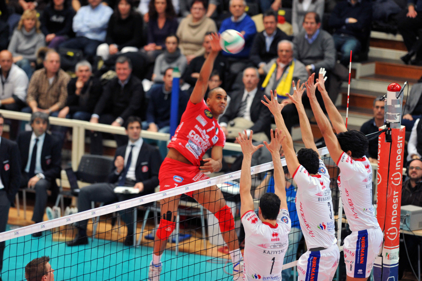 L’eterno Leonel Marshall: “A quasi 50 anni mi diverto ancora a giocare. Velasco mi ha cambiato la vita” L’eterno Leonel Marshall: “A quasi 50 anni mi diverto ancora a giocare. Velasco mi ha cambiato la vita”