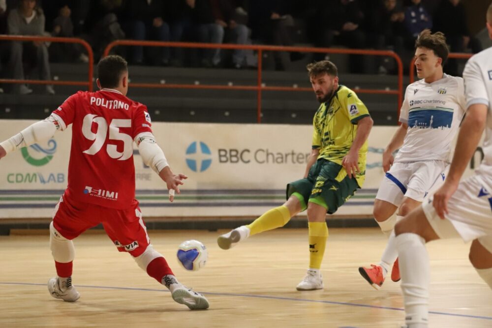 Calcio a 5: lo Sporting Sala Consilina aggancia la vetta della Serie A. Bene Feldi, Napoli e Roma