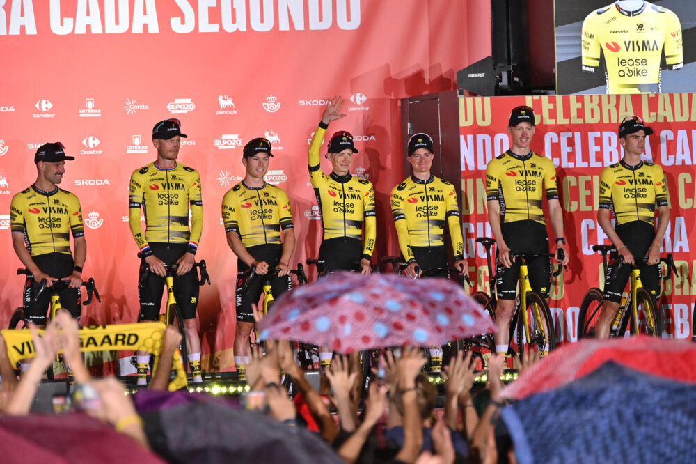 bjarne riis perplesso sul futuro della squadra mi sembrano a corto di soldi molti dei corridori pi249 forti se ne vanno da Oasport.it bjarne riis perplesso sul futuro della squadra mi sembrano a corto di soldi molti dei corridori pi249 forti se ne vanno