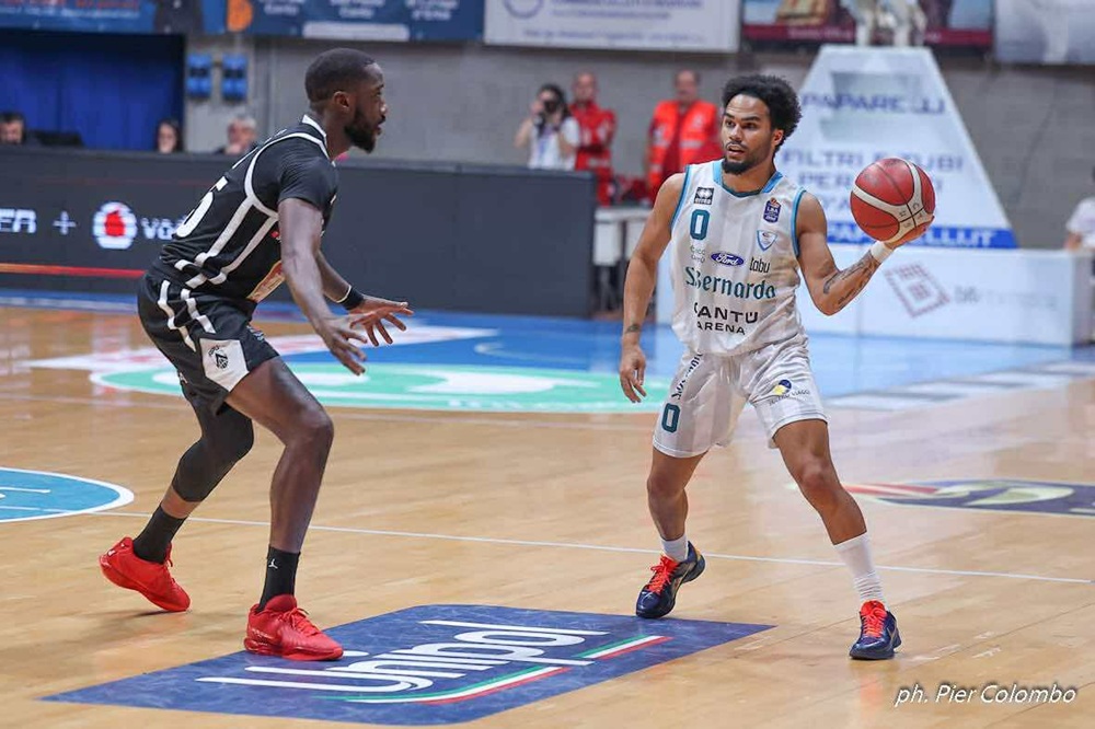 Basket, la Virtus si riprende la testa. Tortona sempre in scia, vincono Venezia e Cantù Basket, la Virtus si riprende la testa. Tortona sempre in scia, vincono Venezia e Cantù