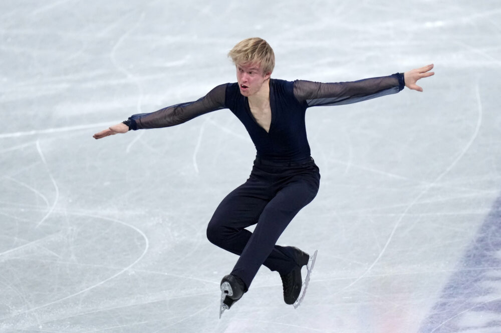 Pattinaggio artistico: Daniel Grassl da impazzire alle Finali Grand Prix! L’azzurro sbriciola il record italiano Pattinaggio artistico: Daniel Grassl da impazzire alle Finali Grand Prix! L’azzurro sbriciola il record italiano