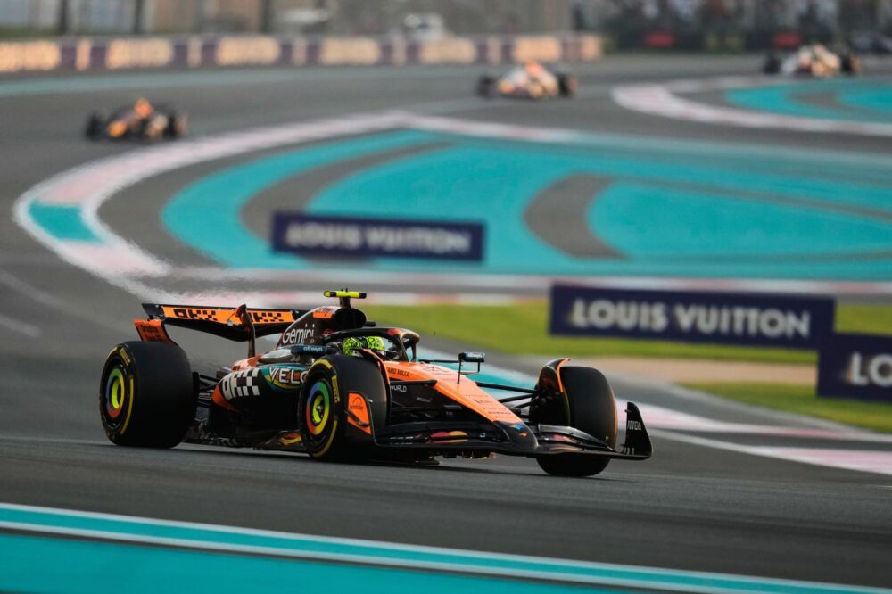 Lando Norris campione del mondo per 2 punti: vittoria di Pirro per Max Verstappen ad Abu Dhabi Lando Norris campione del mondo per 2 punti: vittoria di Pirro per Max Verstappen ad Abu Dhabi