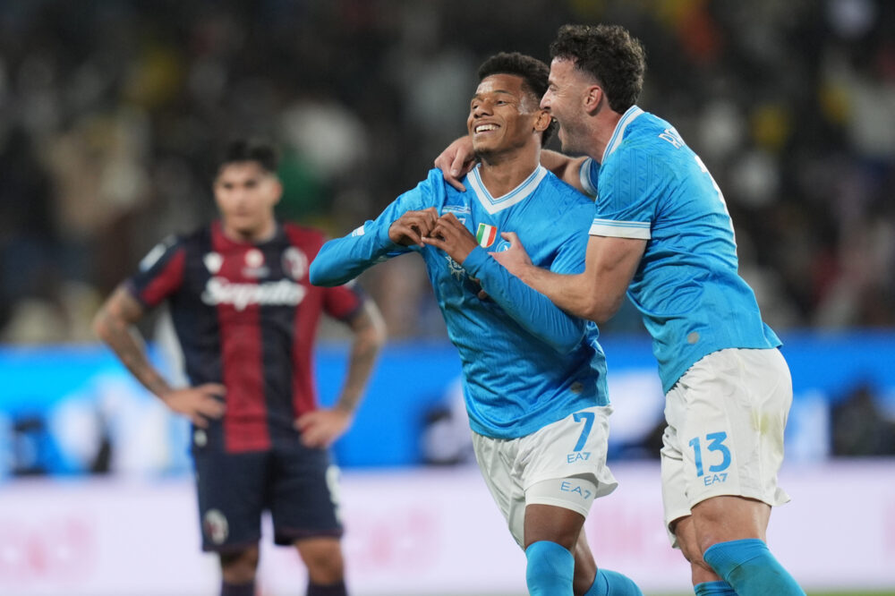 Calcio, una doppietta di David Neres regala la Supercoppa Italiana al Napoli: Bologna sconfitto a Riyad