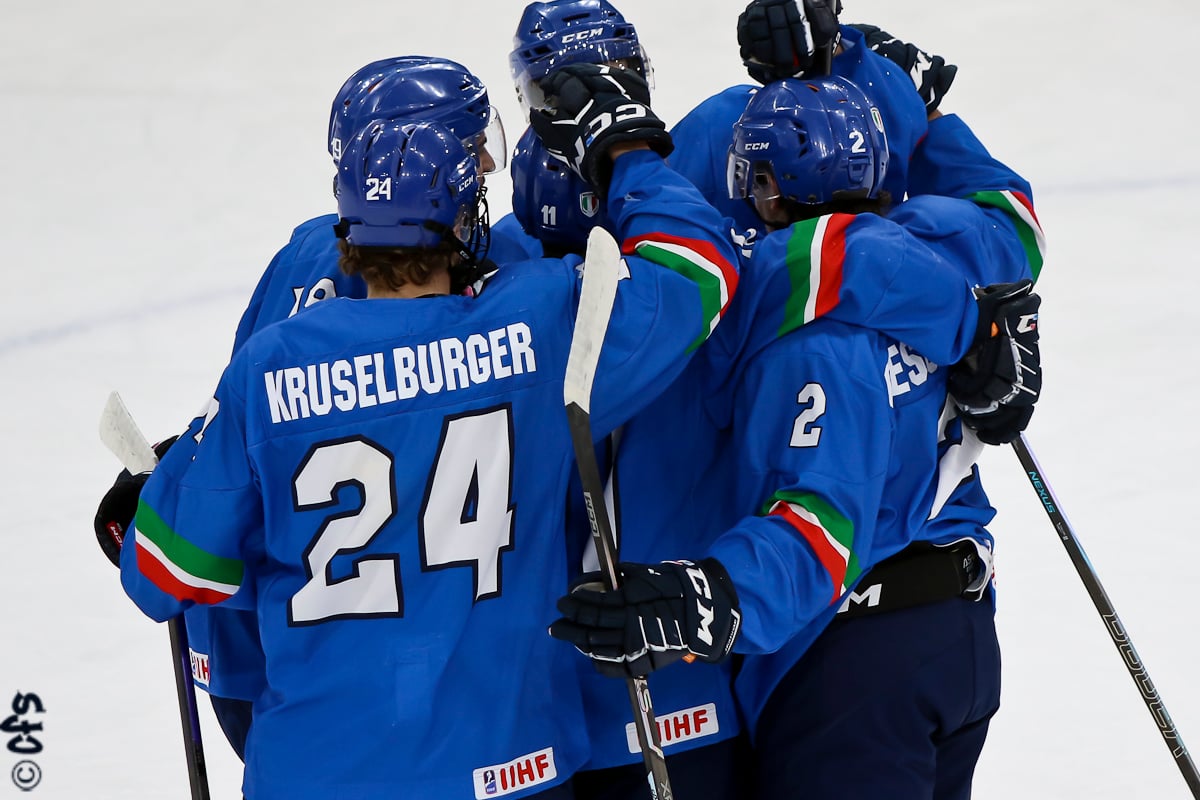 Hockey ghiaccio: gli azzurrini battono un colpo ai Mondiali U20. Successo contro la capolista Ungheria Hockey ghiaccio: gli azzurrini battono un colpo ai Mondiali U20. Successo contro la capolista Ungheria