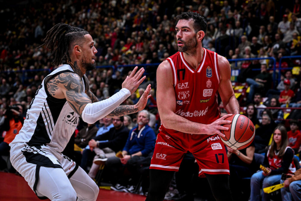 Basket, Virtus Bologna e Olimpia Milano si sfidano in Eurolega in un match chiave anche per la classifica Basket, Virtus Bologna e Olimpia Milano si sfidano in Eurolega in un match chiave anche per la classifica