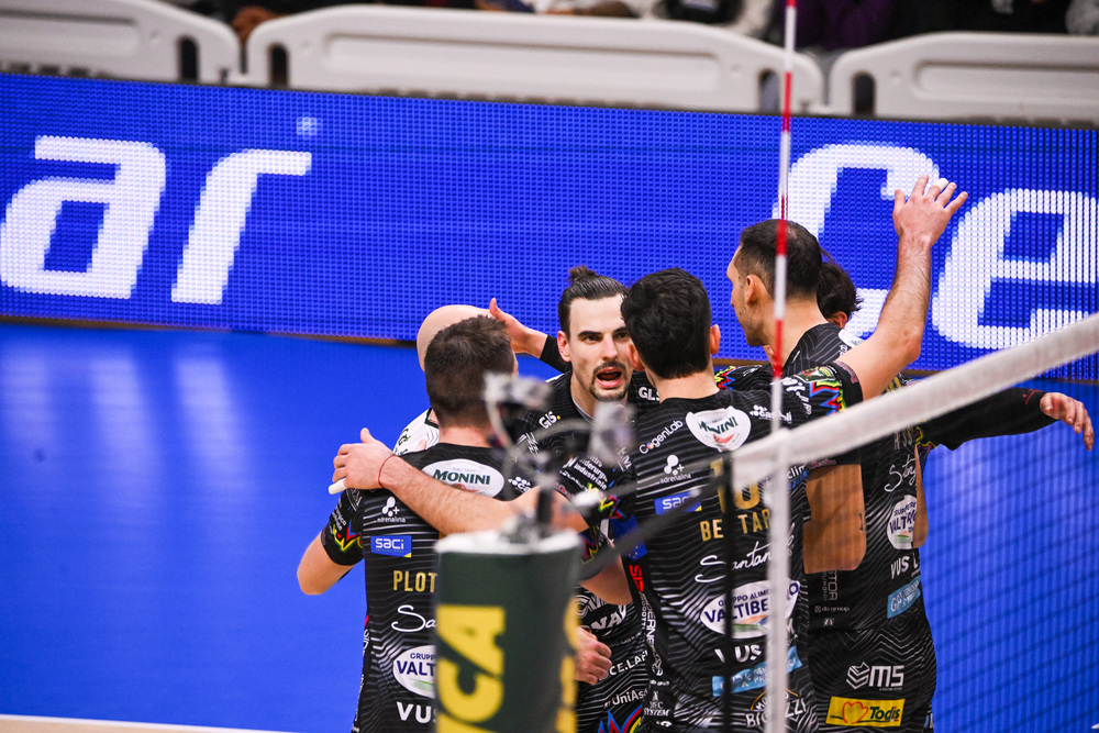 volley perugia vince il braccio di ferro con civitanova verona e piacenza promosse in coppa italia da Oasport.it volley perugia vince il braccio di ferro con civitanova verona e piacenza promosse in coppa italia