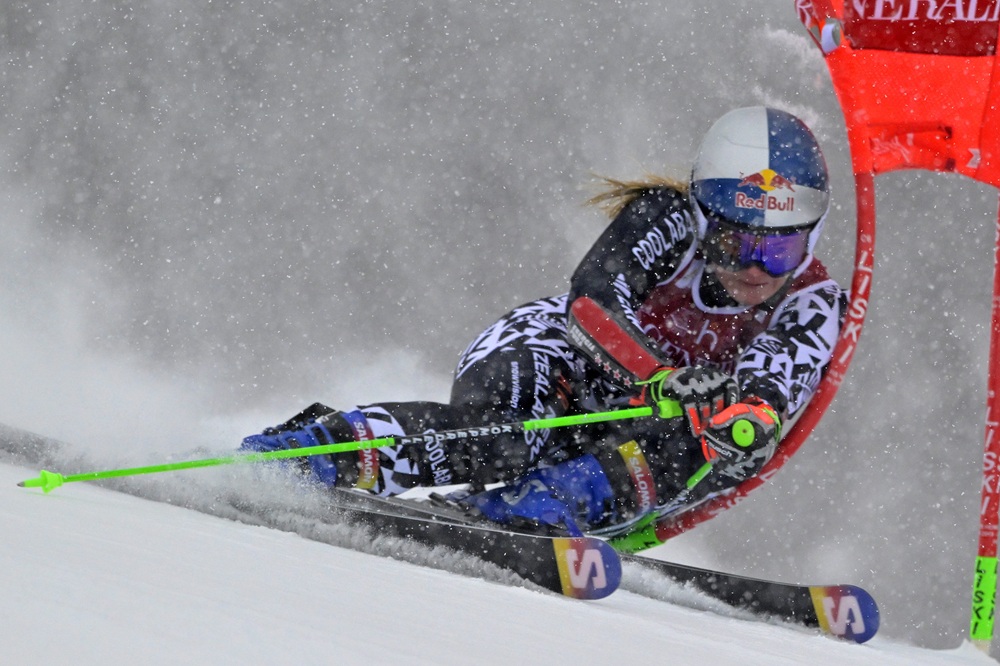 Alice Robinson guida il gigante di Tremblant, Shiffrin da podio, Goggia in crescita