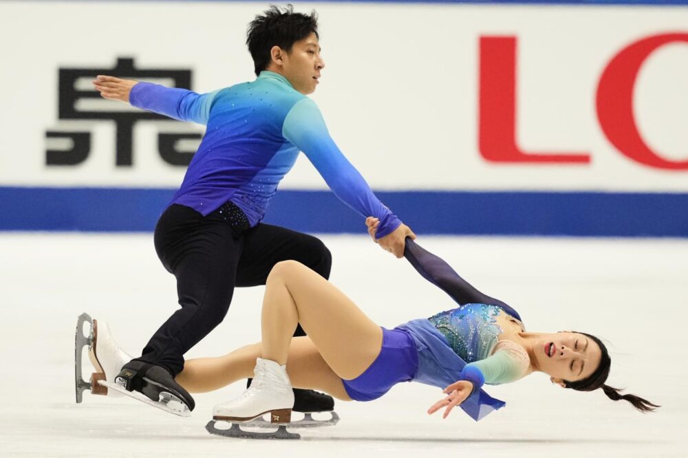 Pattinaggio artistico: Sui Han solo secondi ai Four Continents, cinesi fallosissimi nel libero Pattinaggio artistico: Sui Han solo secondi ai Four Continents, cinesi fallosissimi nel libero