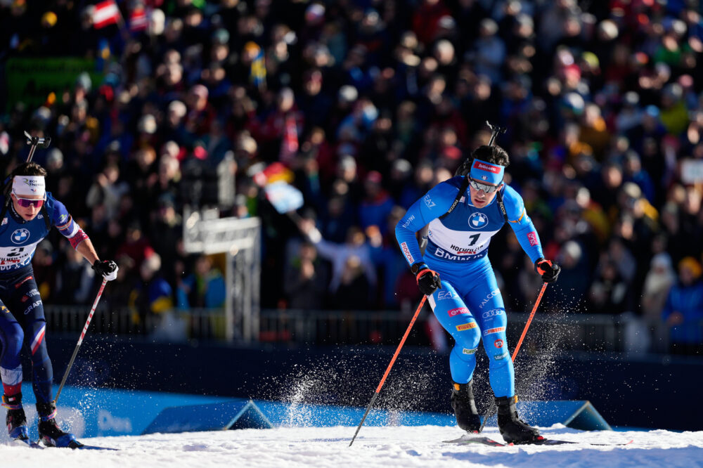 DOPPIETTA DA CAPOGIRO! Tommaso Giacomel sbaglia 6 volte, ma vince un folle inseguimento a Oberhof!