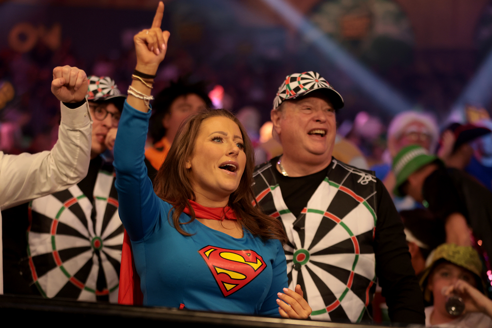 quanti soldi si guadagnano ai mondiali di freccette cifra impensabile per il vincitore assegno da brividi da Oasport.it quanti soldi si guadagnano ai mondiali di freccette cifra impensabile per il vincitore assegno da brividi