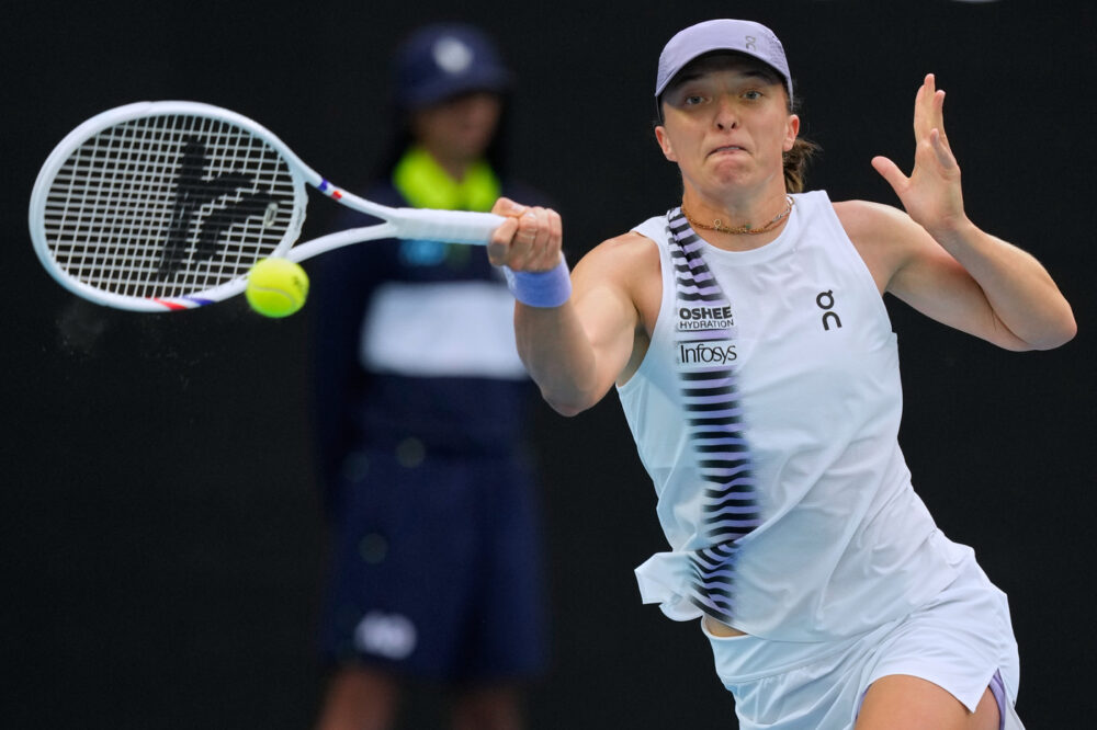 Australian Open 2026, esordio vincente per Swiatek, Gauff e Andreeva. Frech sfiderà Paolini