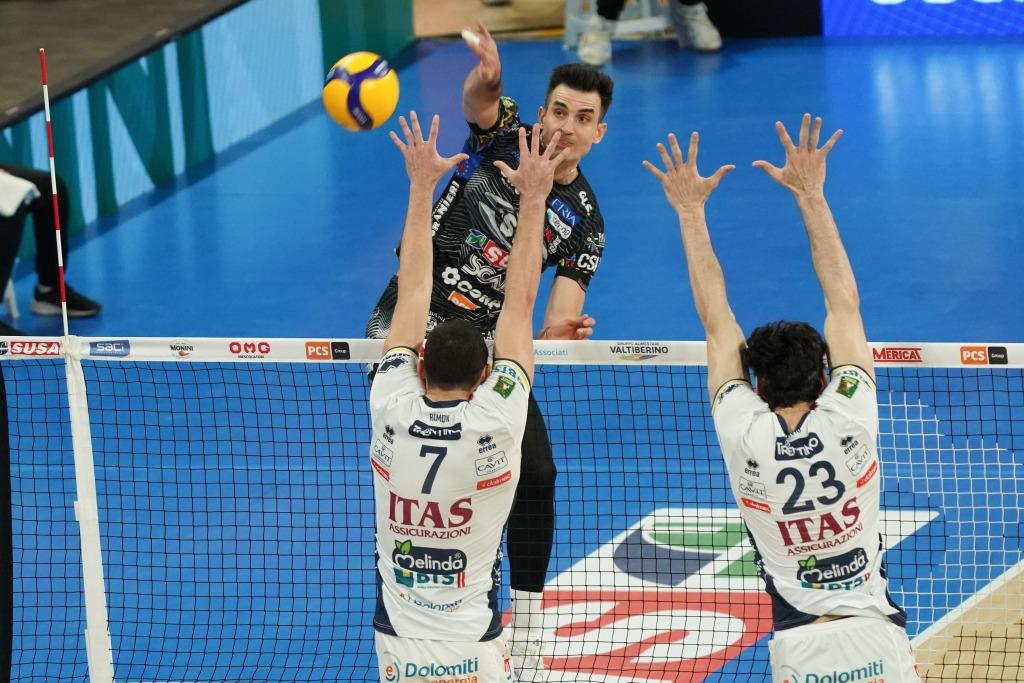 Perugia vince il big match della 18ma di Superlega con Trento e resta prima, ma Verona resiste Perugia vince il big match della 18ma di Superlega con Trento e resta prima, ma Verona resiste