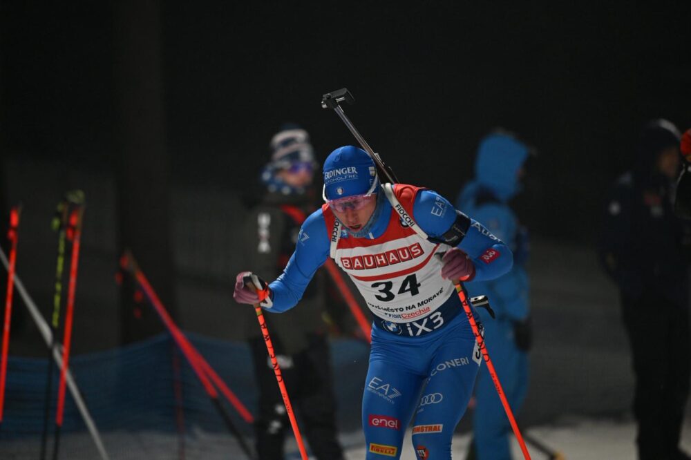 L’ARTIGLIO DEL VECCHIO LEONE! Lukas Hofer sul podio nella short individual di Nove Mesto, Giacomel sciupa all’ultimo poligono L’ARTIGLIO DEL VECCHIO LEONE! Lukas Hofer sul podio nella short individual di Nove Mesto, Giacomel sciupa all’ultimo poligono
