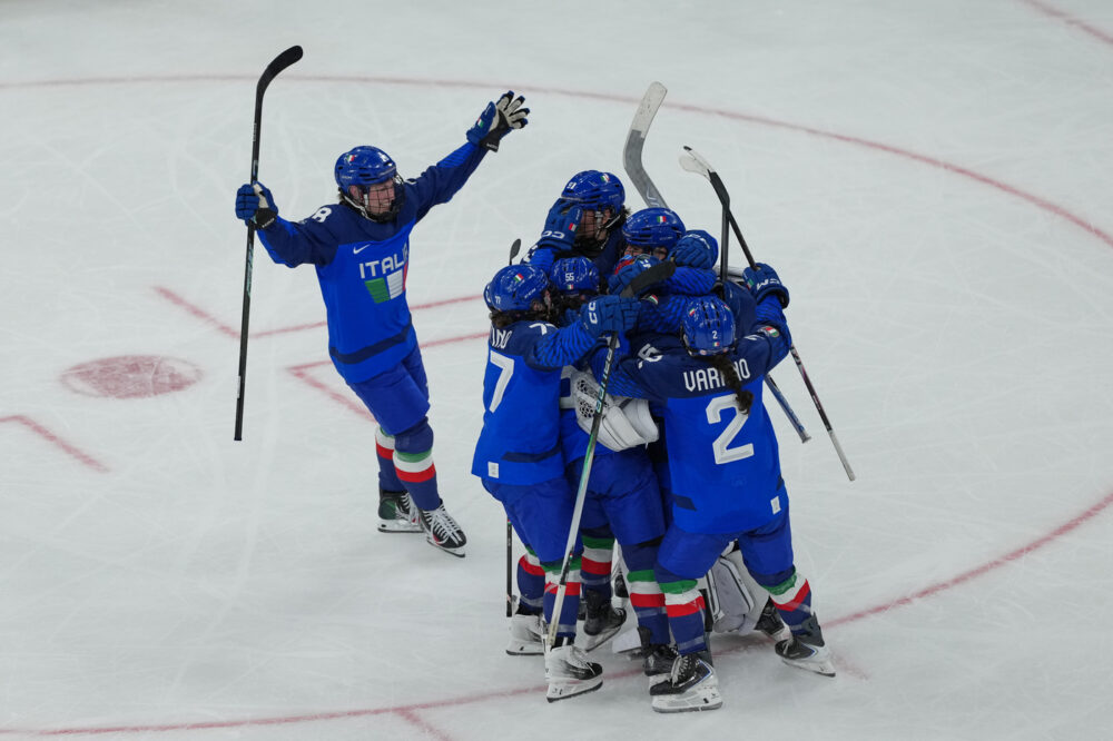 LIVE Italia Svezia, hockey ghiaccio femminile Olimpiadi in DIRETTA: la partita che ci dirà se si potrà davvero sognare