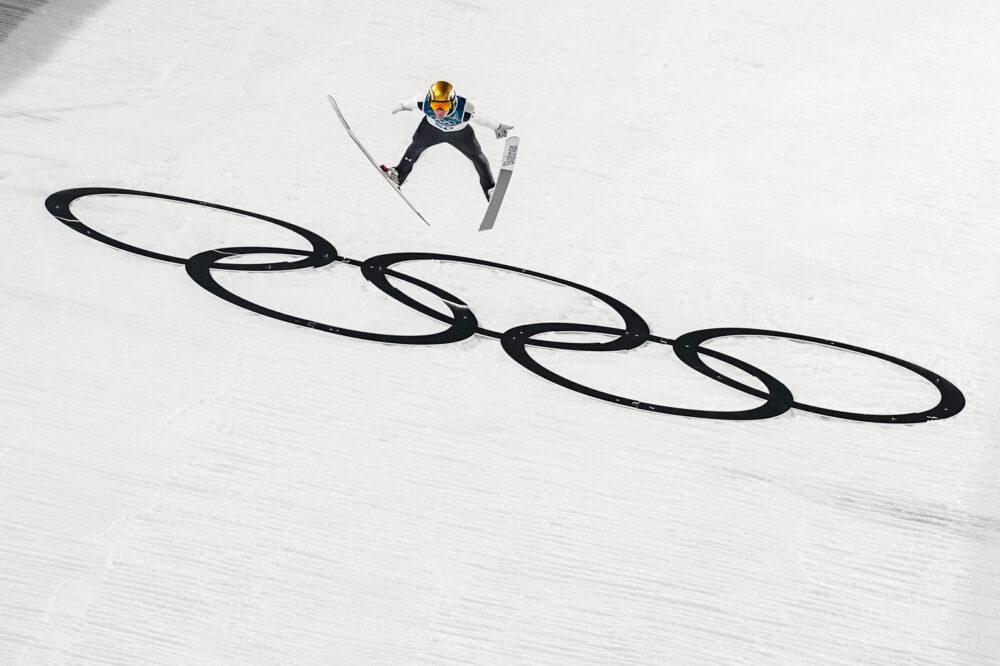 salto con gli sci domen prevc e hoerl impressionano in allenamento sul trampolino grande a predazzo da Oasport.it salto con gli sci domen prevc e hoerl impressionano in allenamento sul trampolino grande a predazzo