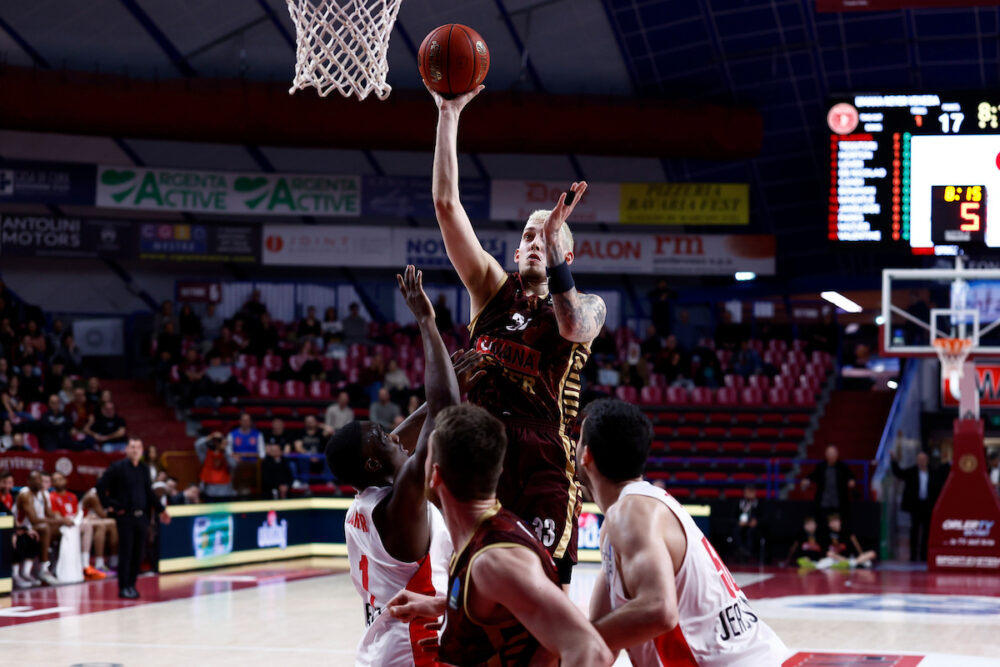 Basket, EuroCup: la Reyer Venezia batte l’Hapoel Jerusalem e blinda il quarto posto nel Gruppo A