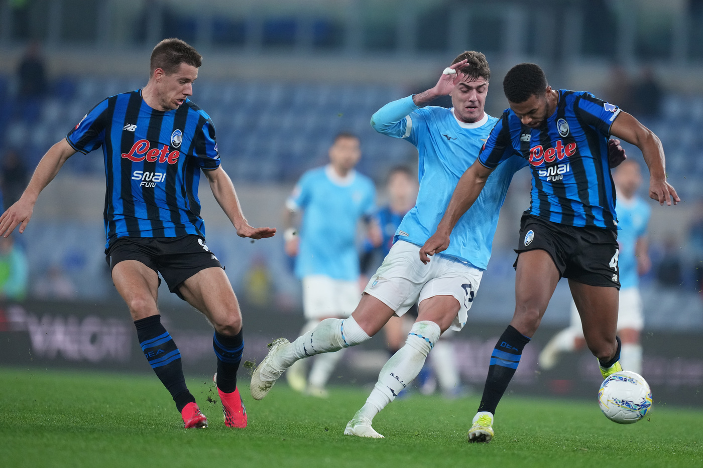 lazio e atalanta si dividono la posta nell8217andata di coppa italia a roma finisce 2 2 da Oasport.it lazio e atalanta si dividono la posta nell8217andata di coppa italia a roma finisce 2 2