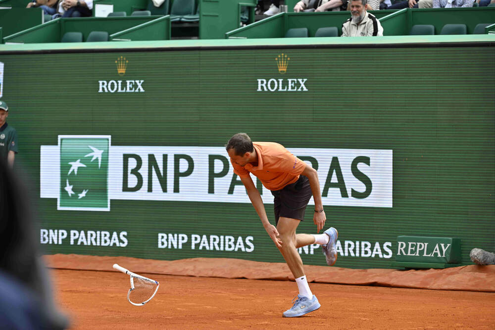 daniil medvedev multa pesante per la scenata contro berrettini quanto 232 costata la racchetta frantumata8230 da Oasport.it daniil medvedev multa pesante per la scenata contro berrettini quanto 232 costata la racchetta frantumata8230