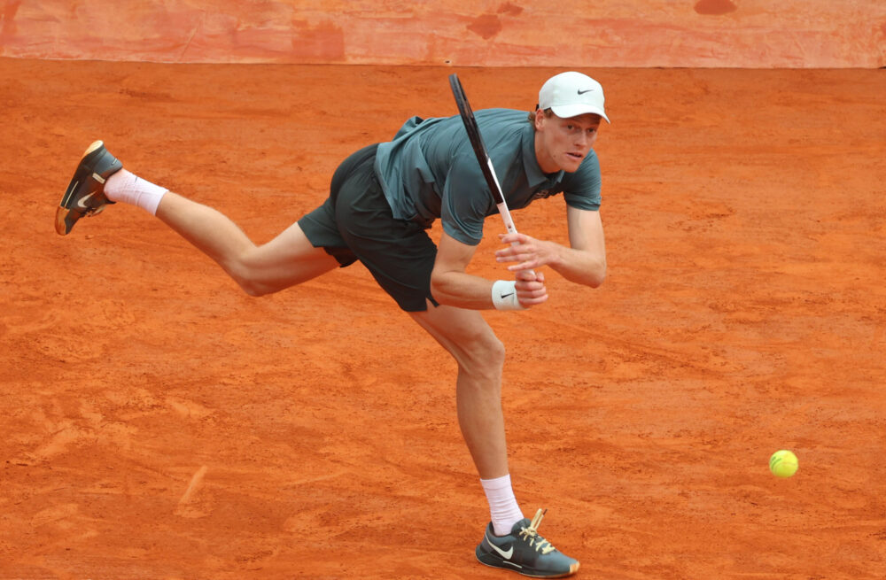 jannik sinner numero 1 del mondo alcaraz sconfitto e superato il nuovo ranking atp 232 azzurro da Oasport.it jannik sinner numero 1 del mondo alcaraz sconfitto e superato il nuovo ranking atp 232 azzurro