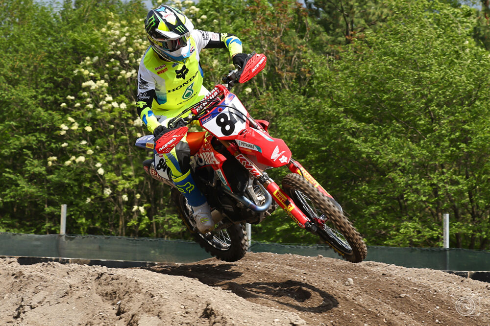 mxgp lucas coenen si ritira al gp di gran bretagna herlings ne approfitta e accorcia bene adamo da Oasport.it mxgp lucas coenen si ritira al gp di gran bretagna herlings ne approfitta e accorcia bene adamo