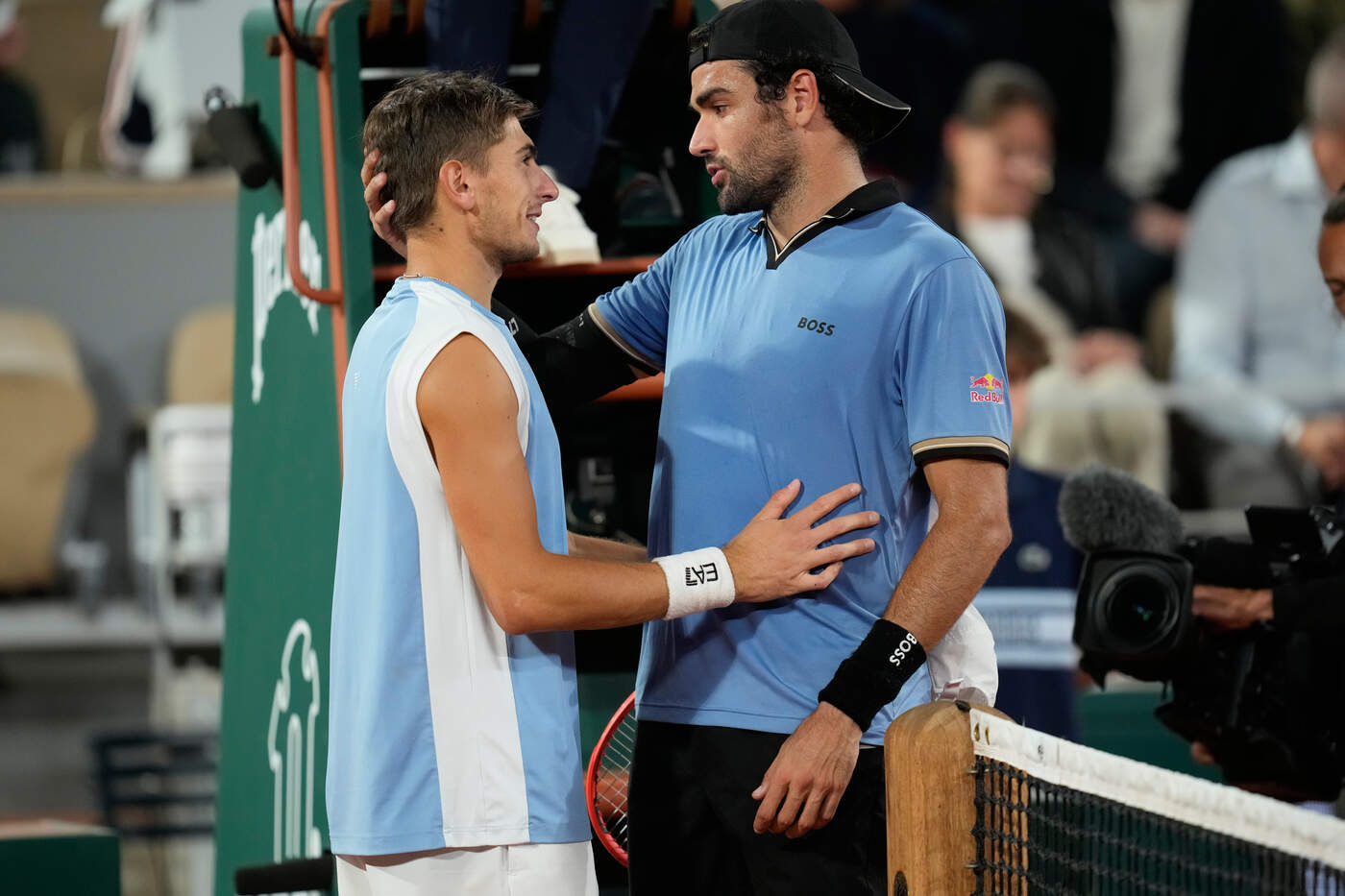 un derby dall8217esito amaro arnaldi in semifinale al roland garros infortunio e ritiro per berrettini da Oasport.it un derby dall8217esito amaro arnaldi in semifinale al roland garros infortunio e ritiro per berrettini