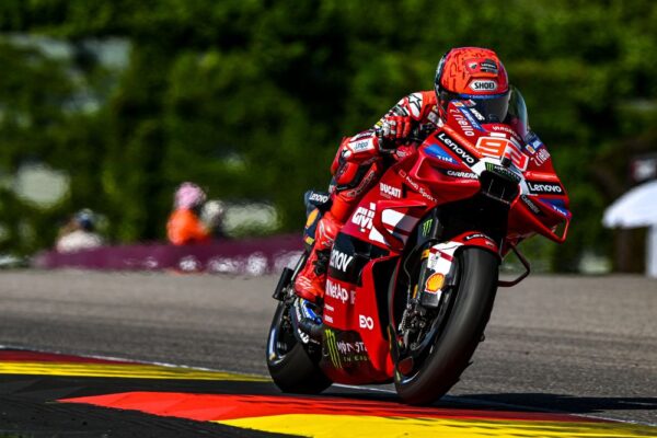 MotoGP, Marc Marquez vince la Sprint in Germania davanti al fratello ...