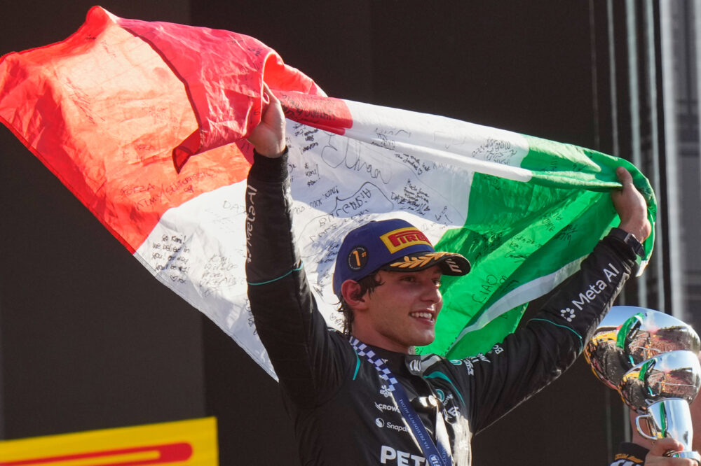 video f1 riviviamo la rimonta storica di kimi antonelli a monza rimonta da 19176 a 1176 da Oasport.it video f1 riviviamo la rimonta storica di kimi antonelli a monza rimonta da 19176 a 1176